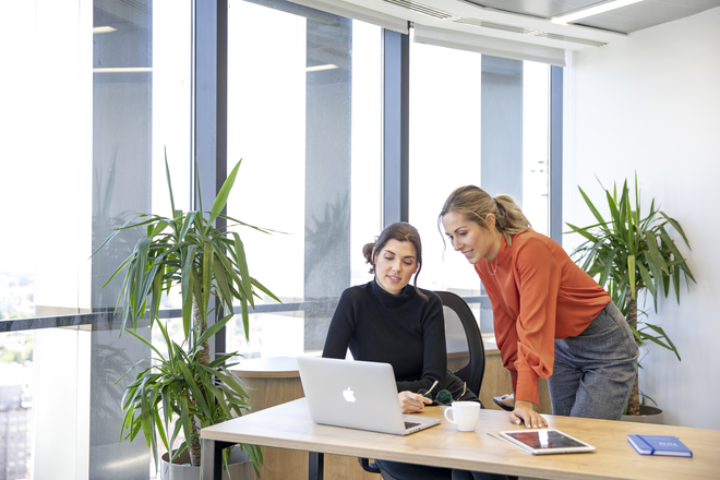 Mejora la comodidad y productividad en la oficina - First Workplaces