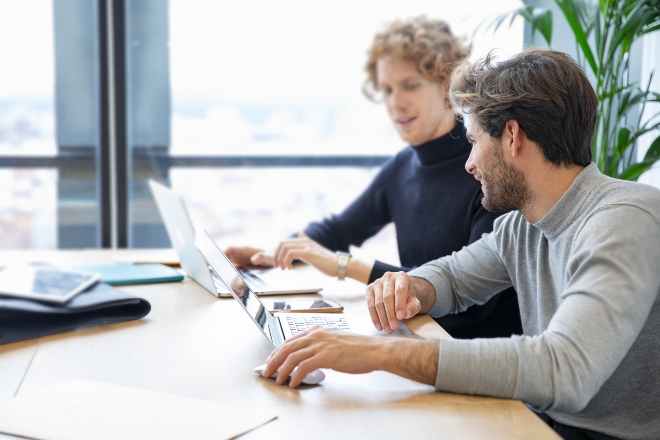 Salas de reuniones First Workplaces