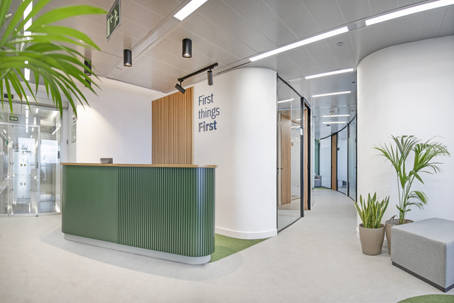 Recepción centro de negocios First Workplaces